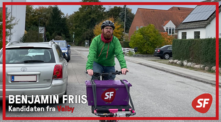 247981562_246254984198247_1812841281627130136_n Billede af Benjamin Friis på sin cykel med påskriften "Benjamin Friis Kandidaten fra Valby"